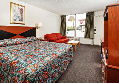 Red Carpet Inn - Louisville - image 27
