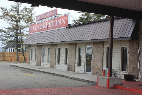 Red Carpet Inn - Louisville - image 9