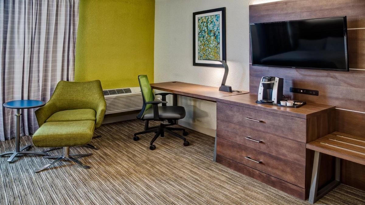Holiday Inn Express Louisville Airport Expo Center an IHG Hotel - image 5