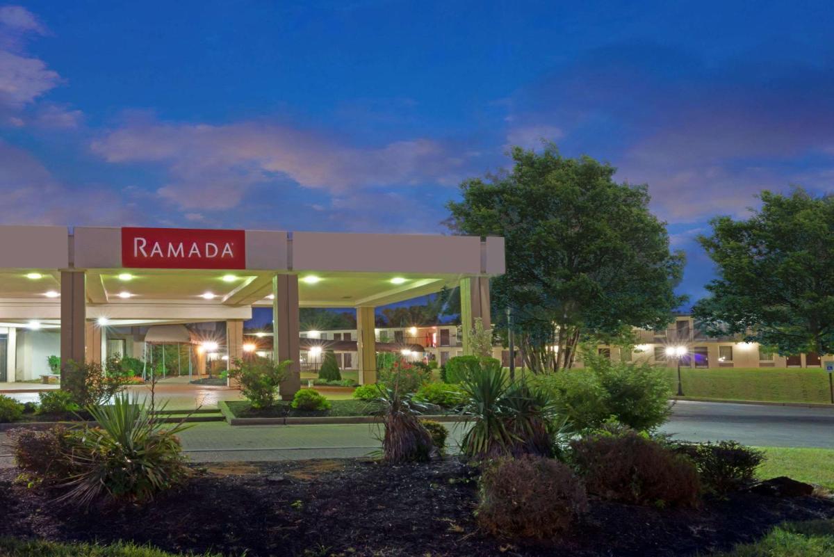 Ramada by Wyndham Louisville North - main image