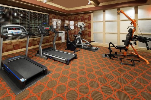Ramada by Wyndham Louisville North - image 10