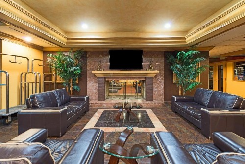 Ramada by Wyndham Louisville North - image 6