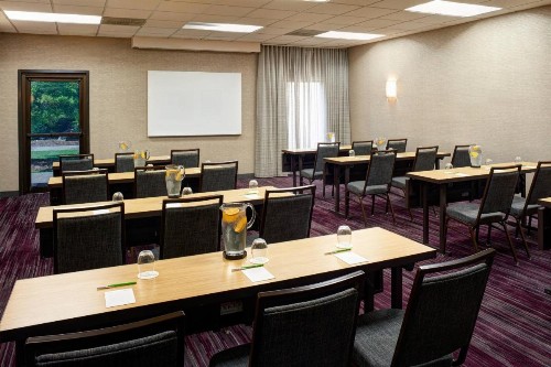 Courtyard by Marriott Louisville East - image 11
