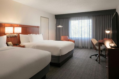 Courtyard by Marriott Louisville East - image 20
