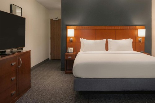 Courtyard by Marriott Louisville East - image 21
