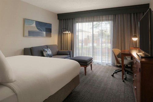 Courtyard by Marriott Louisville East - image 22