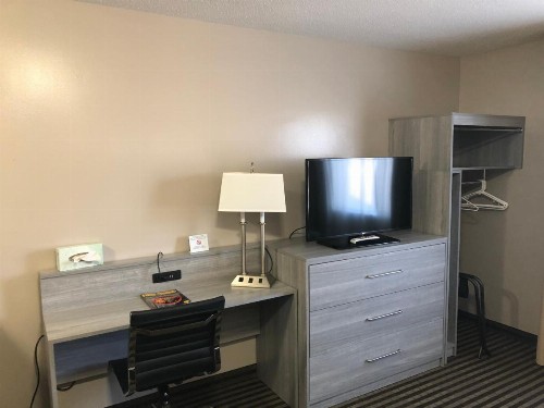 DuPont Suites - Louisville - St. Matthews - image 11