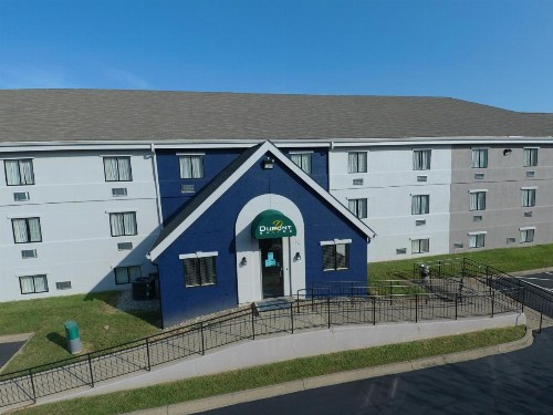 DuPont Suites - Louisville - St. Matthews - image 17