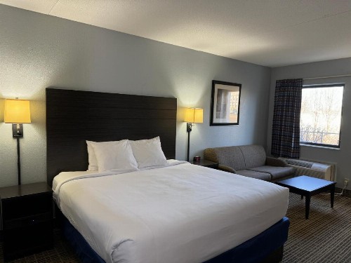 Baymont by Wyndham Louisville Airport South - image 12