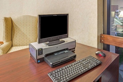Baymont by Wyndham Louisville Airport South - image 25