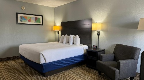 Baymont by Wyndham Louisville Airport South - image 5
