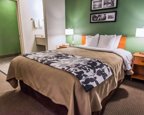 Sleep Inn - image 10