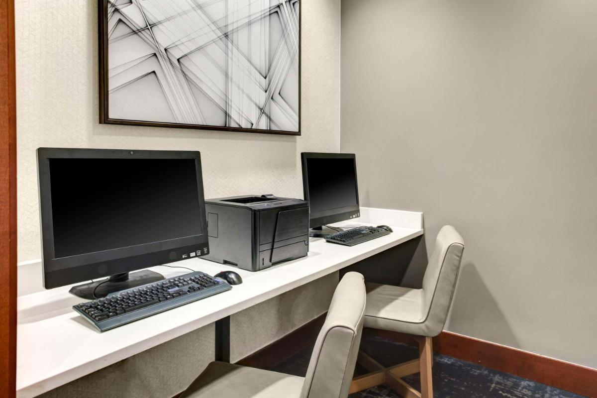 Hyatt Place Louisville-East - image 7