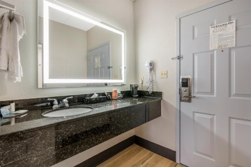 Quality Inn Louisville - image 36