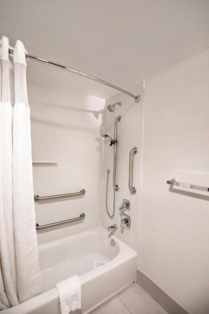 Fairfield by Marriott Inn & Suites Louisville Airport - image 5