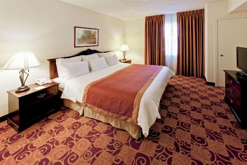 Hawthorn Suites by Wyndham Louisville East - image 2