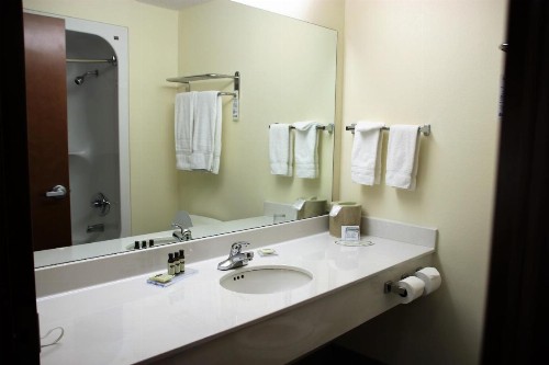 Hawthorn Suites by Wyndham Louisville East - image 20