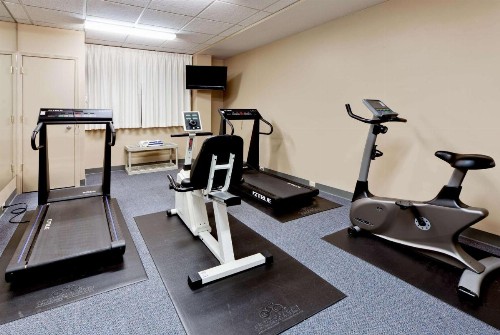 Hawthorn Suites by Wyndham Louisville East - image 22