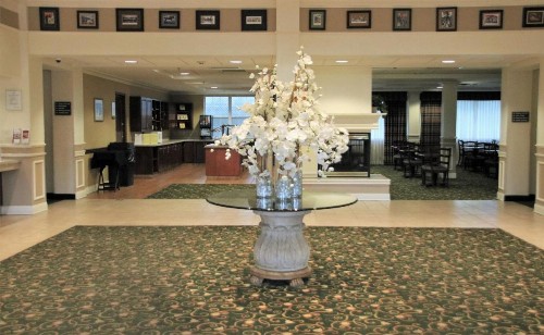 Hawthorn Suites by Wyndham Louisville East - image 3