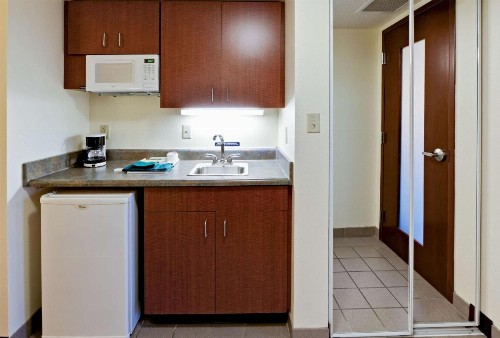Hawthorn Suites by Wyndham Louisville East - image 4