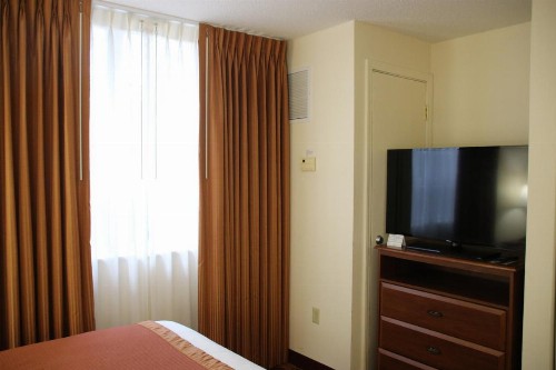 Hawthorn Suites by Wyndham Louisville East - image 9