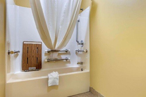 Econo Lodge Airport Louisville - image 14