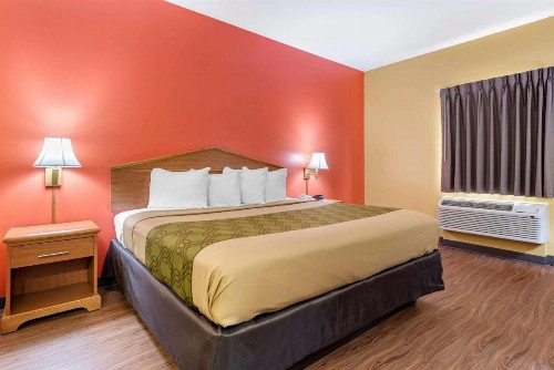 Econo Lodge Airport Louisville - image 16