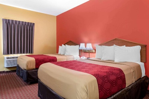 Econo Lodge Airport Louisville - image 6