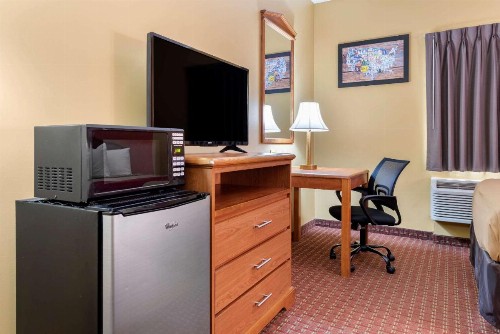 Econo Lodge Airport Louisville - image 7