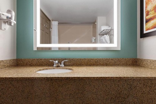 Wingate by Wyndham Louisville East - image 13