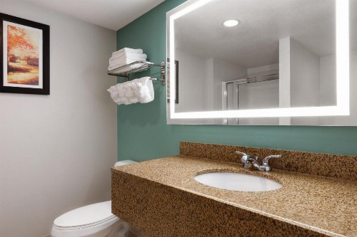 Wingate by Wyndham Louisville East - image 15
