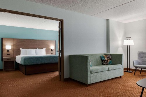Wingate by Wyndham Louisville East - image 17