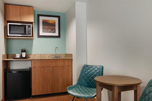 Wingate by Wyndham Louisville East - image 18