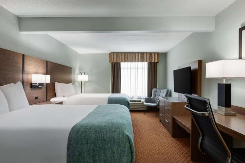 Wingate by Wyndham Louisville East - image 2
