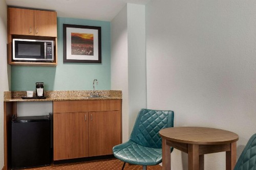 Wingate by Wyndham Louisville East - image 20