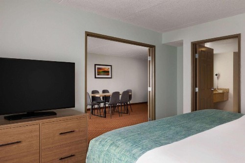 Wingate by Wyndham Louisville East - image 27