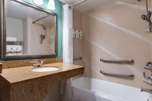 Wingate by Wyndham Louisville East - image 35