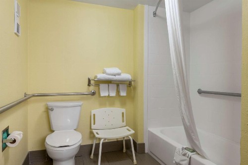 Best Western Louisville East - image 2