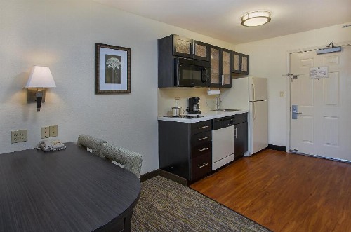 Candlewood Suites Louisville Airport an IHG Hotel - image 28