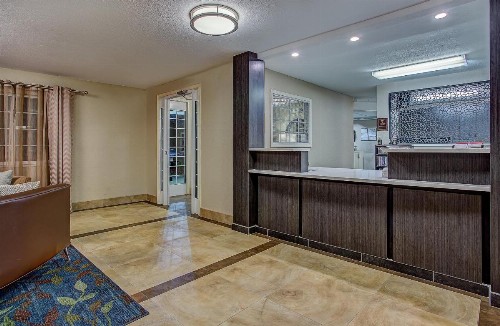 Candlewood Suites Louisville Airport an IHG Hotel - image 9