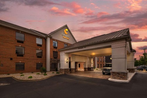 Comfort Suites Airport Louisville - image 16
