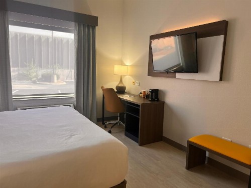 Comfort Suites Airport Louisville - image 50