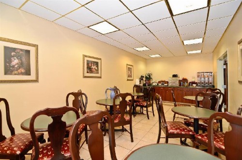 Americas Best Value Inn Louisville - image 11