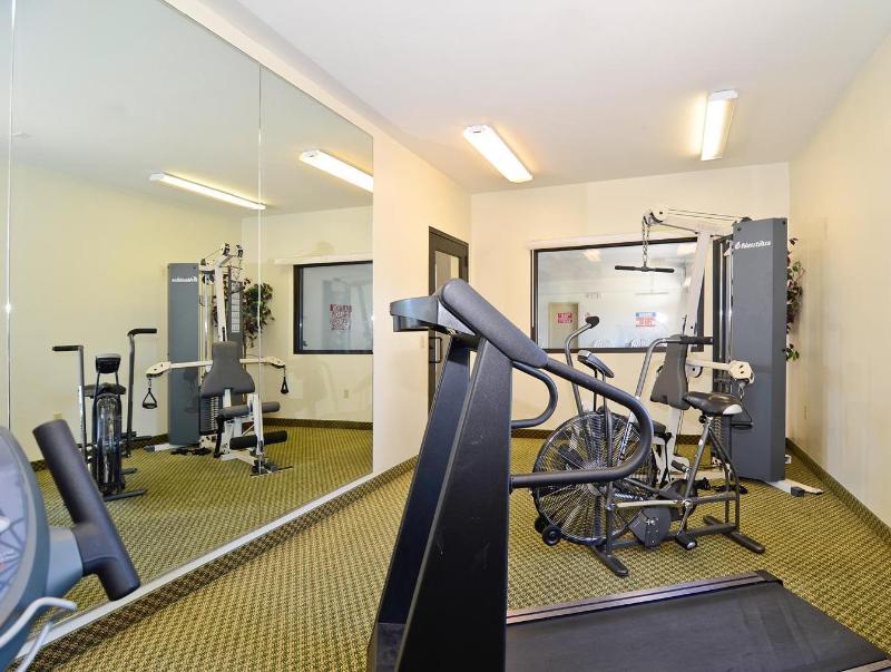 Americas Best Value Inn Louisville - image 6