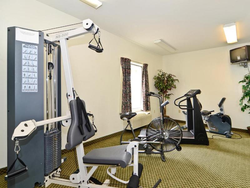 Americas Best Value Inn Louisville - image 7