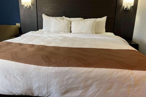Days Inn by Wyndham Hurstbourne - image 29
