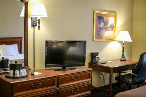 Breckinridge Inn - image 10