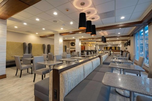 Best Western Premier Airport/Expo Center Hotel - image 10