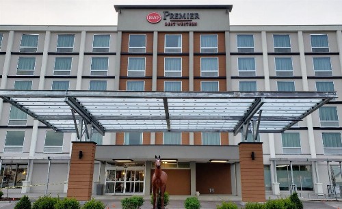 Best Western Premier Airport/Expo Center Hotel - image 32