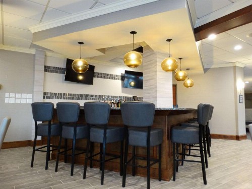 Best Western Premier Airport/Expo Center Hotel - image 48